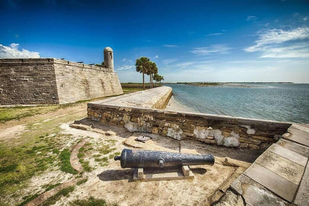 Cozy Quiet St Augustine Private Condo - 2Bed, 1 Bath, Sleeps 6, Steps To Historic St Augustine Center & All Tourist Attractions, Restaurants, Cafes, Backyard, Porch Сент-Огастин Экстерьер фото