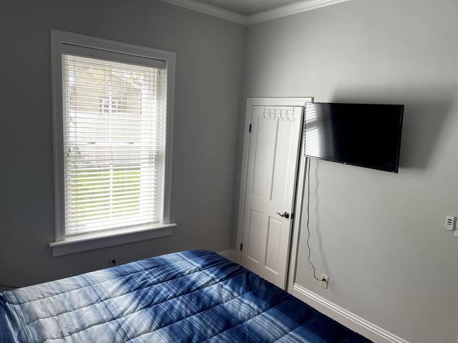 Cozy Quiet St Augustine Private Condo - 2Bed, 1 Bath, Sleeps 6, Steps To Historic St Augustine Center & All Tourist Attractions, Restaurants, Cafes, Backyard, Porch Сент-Огастин Экстерьер фото