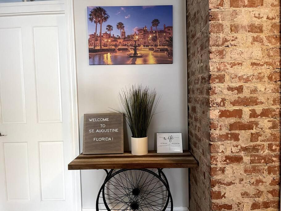 Cozy Quiet St Augustine Private Condo - 2Bed, 1 Bath, Sleeps 6, Steps To Historic St Augustine Center & All Tourist Attractions, Restaurants, Cafes, Backyard, Porch Сент-Огастин Экстерьер фото
